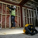 Dewalt Προβολέας Εργασίας Μπαταρίας LED IP54 με Φωτεινότητα έως 2000lm - Image 3