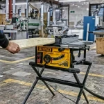 Dewalt DWE7492 Δισκοπρίονο Πάγκου με Ισχύ 1800W, Δίσκο Κοπής Διαμέτρου 250mm & Ταχύτητα Κοπής 4800rpm - Image 3